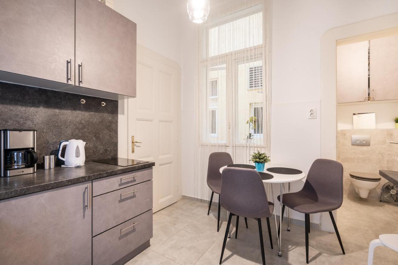 The White House Apartment Budapest Bagian luar foto