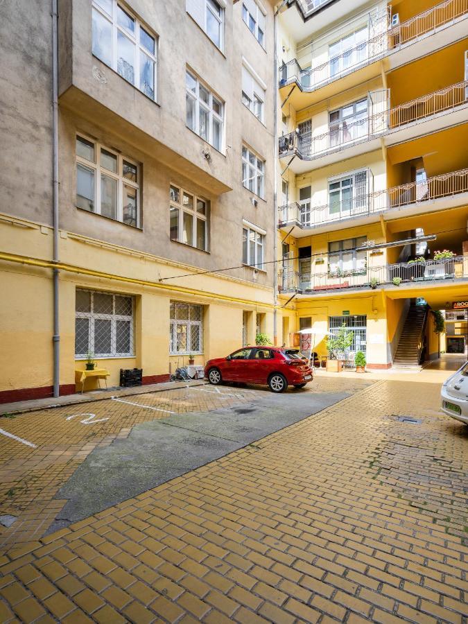 The White House Apartment Budapest Bagian luar foto
