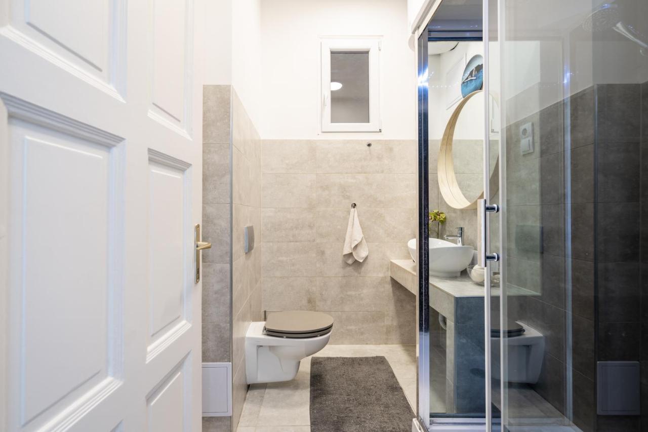 The White House Apartment Budapest Bagian luar foto